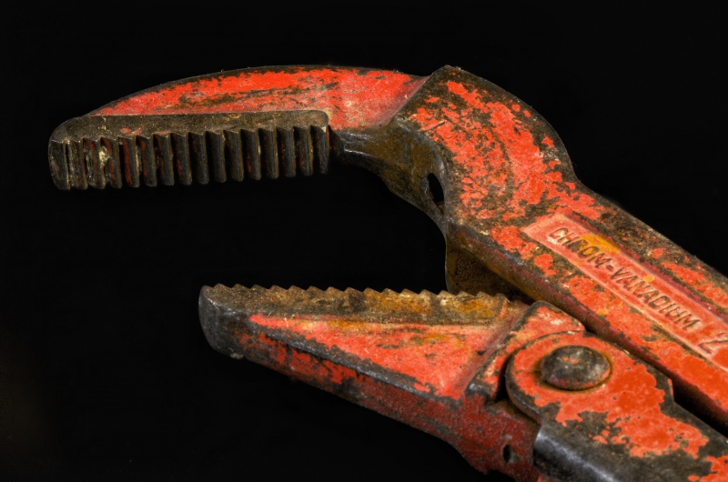 sasu-BEZAUDUN LES ALPES-min_pipe-wrench-318084